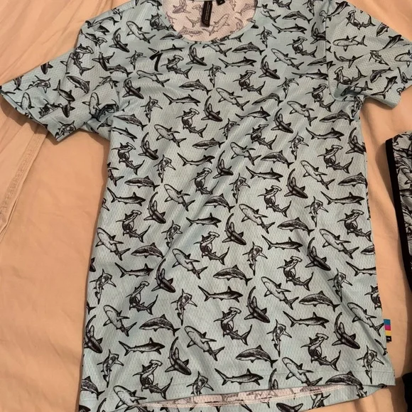 Specialized Shark Week Set: Jersey, Base Layer and Bib Shorts - Picture 5 of 7